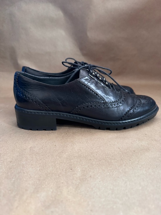 Stuart Weitzman Laddie Wingtip Lug Sole Black Leather Brogues. Size 6 - Picture 3 of 8
